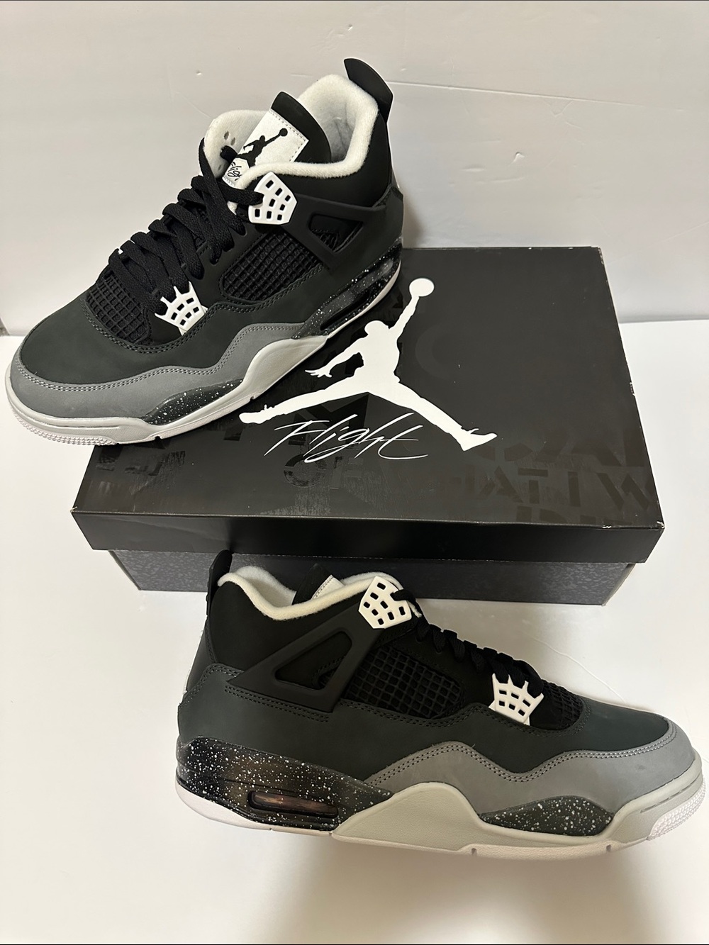 Jordan Retro 4 Men's Sneakers - Black & Gray